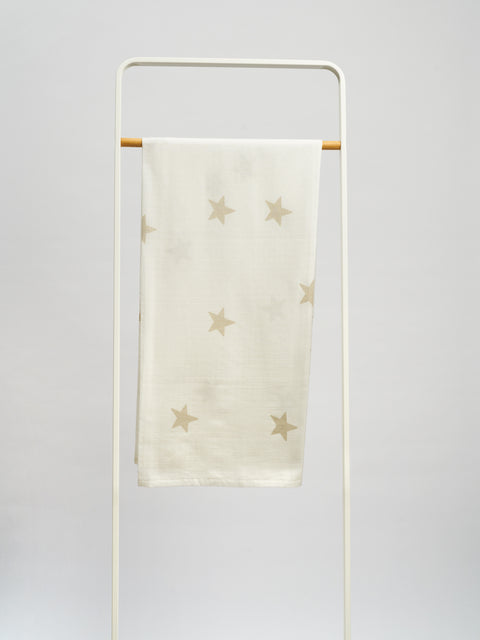 Organic and Fairtrade Cotton Crib Sheet and Muslin Wrap Set in White with Stars#color_white-stars
